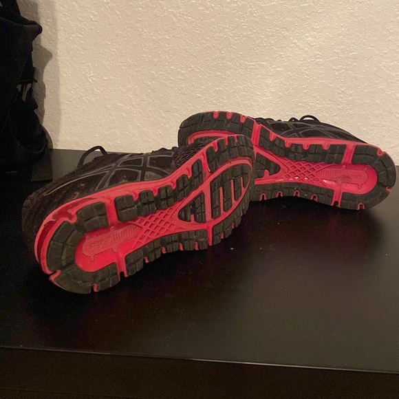 ASICS - Picture 5 of 5